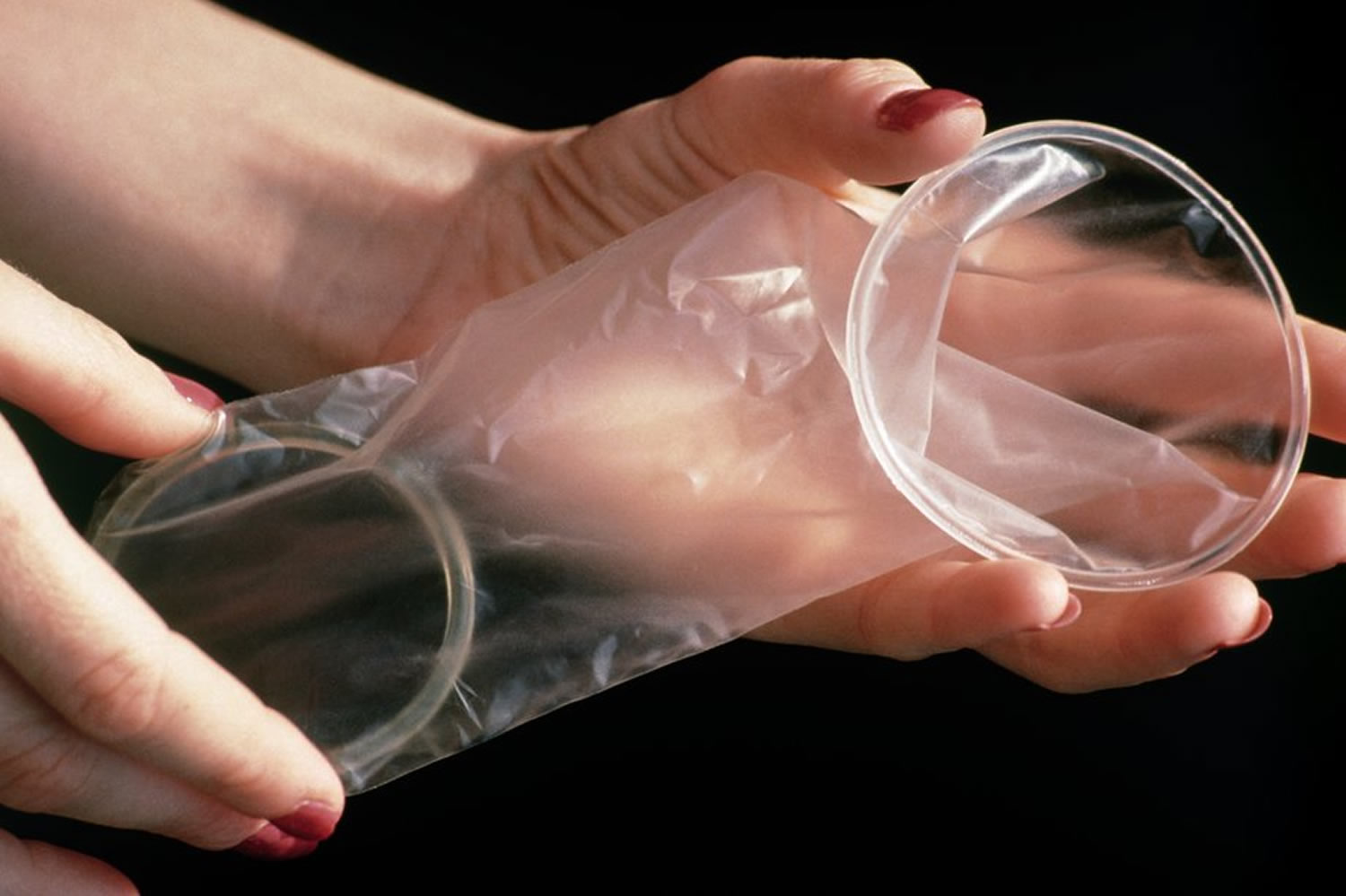 1500px x 999px - Female Condom - How to Insert Female Condom, Side Effects