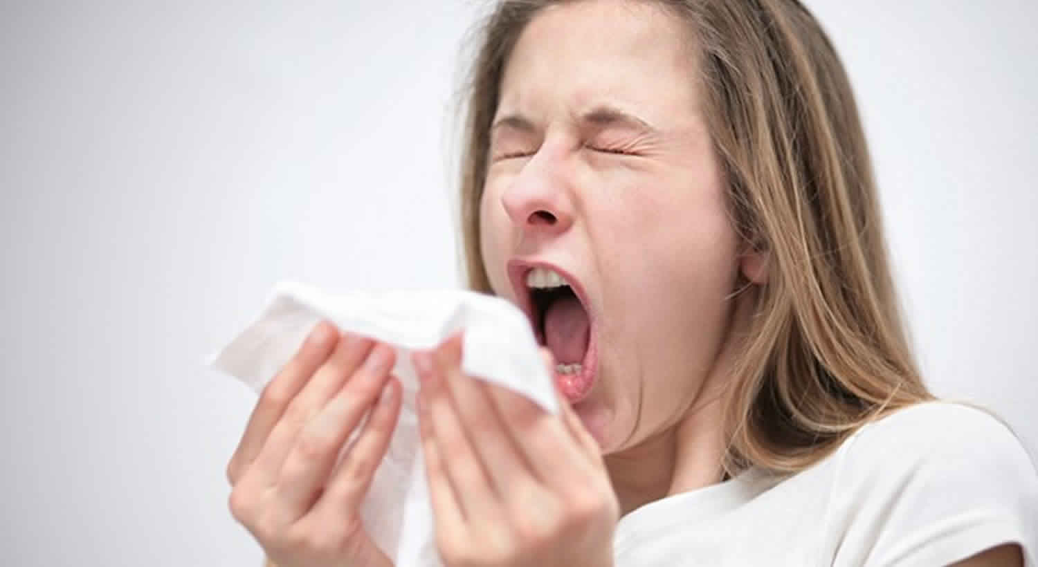 Sneezing or sneezing fit causes & how to stop sneezing
