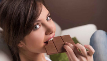 does chocolate cause acne